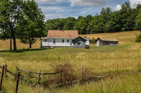 Exterior - 1335 Shingle Gap Rd, Purlear, NC 28665 photo 5 of 7