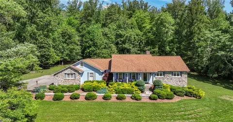 1335 Shingle Gap Rd, Purlear, NC 28665
