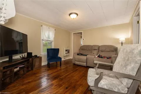 Living - 1335 Shingle Gap Rd, Purlear, NC 28665 photo 5 of 5