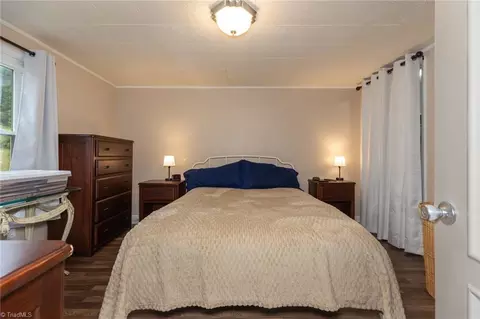 Bedroom - 1335 Shingle Gap Rd, Purlear, NC 28665 photo 6 of 6
