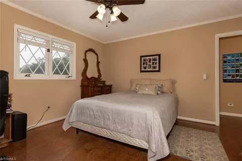 Bedroom - 1335 Shingle Gap Rd, Purlear, NC 28665 photo 4 of 6