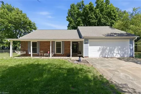 4214 Crabapple Ln, Greensboro, NC 27405