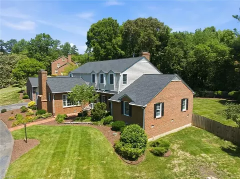 1300 Robin Hood Rd, High Point, NC 27262