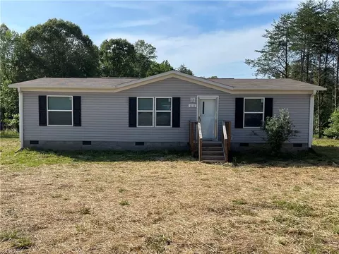 1111 Fulp Rd, Walnut Cove, NC 27052