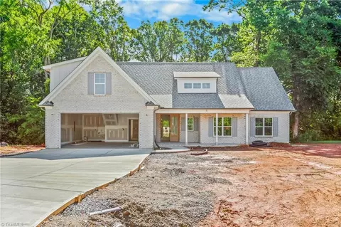 110 Madera Dr N, Mocksville, NC 27028