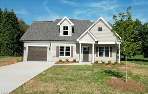 427 Garland Dr, Lexington, NC 27295