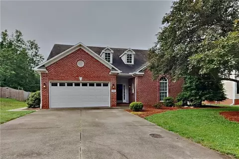 7260 Shadowridge Dr, Lewisville, NC 27023