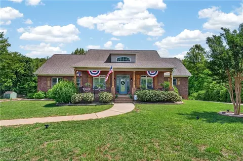4630 Fern Creek Dr, Tobaccoville, NC 27050