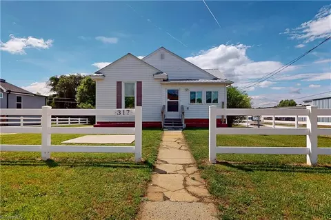 317 Atkins St W, Dobson, NC 27017