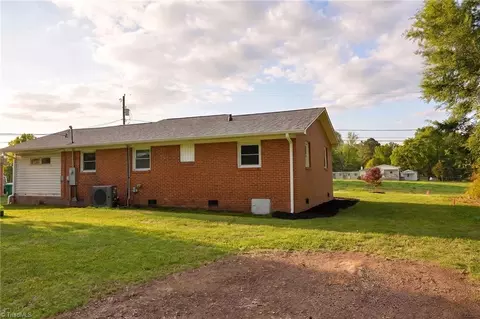Exterior - 4950 Fairview Ct, Trinity, NC 27370 photo 5 of 5