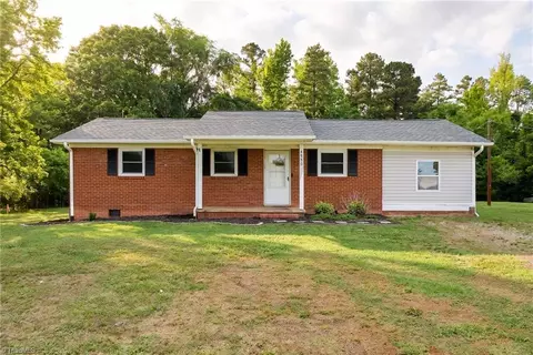 4950 Fairview Ct, Trinity, NC 27370