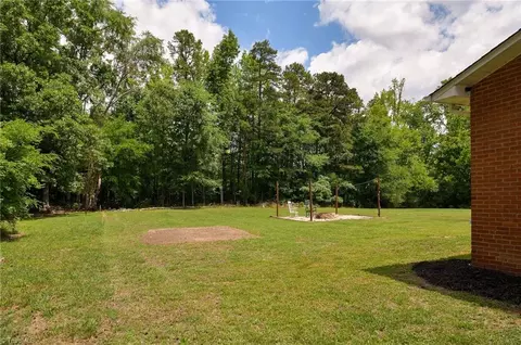 Exterior - 4950 Fairview Ct, Trinity, NC 27370 photo 4 of 5