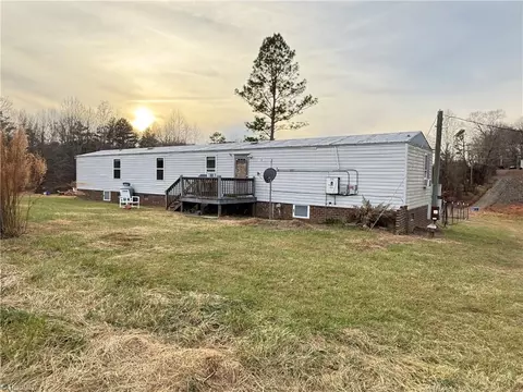 1804 Mulberry Academy St, Franklinville, NC 27248