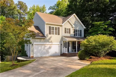 16 Country Walk Ln, Greensboro, NC 27407