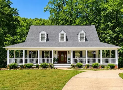 7203 Ariel Farm Ct, Greensboro, NC 27455