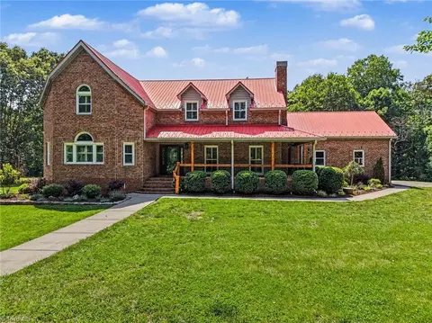 3190 Macbrandon Ln, Pfafftown, NC 27040