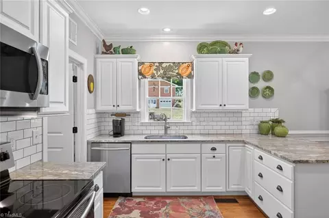 Kitchen - 6975 Kenbridge Dr, Clemmons, NC 27012 photo 3 of 4