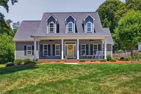 6975 Kenbridge Dr, Clemmons, NC 27012