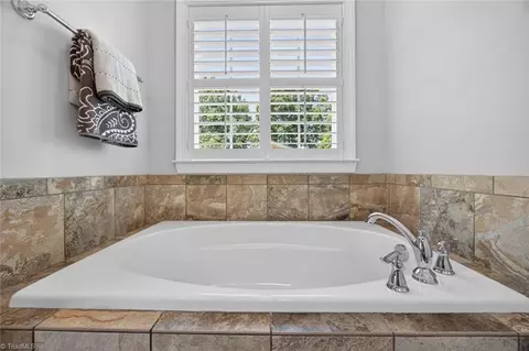 Bath - 6975 Kenbridge Dr, Clemmons, NC 27012 photo 5 of 6