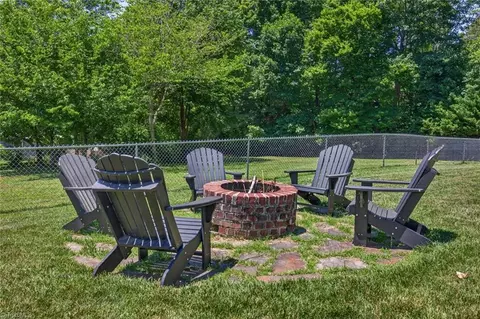 Exterior - 6975 Kenbridge Dr, Clemmons, NC 27012 photo 7 of 8