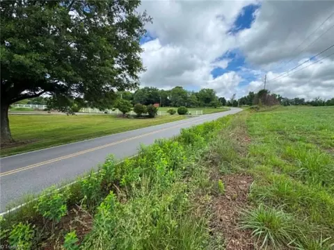 002 Poplar Springs Rd, Elkin, NC 28621