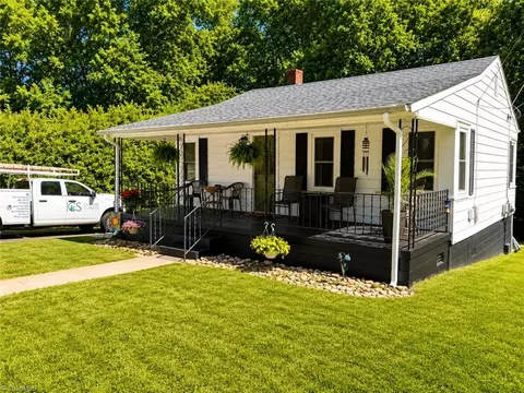 158 Wisconsin Ave, Elkin, NC 28621
