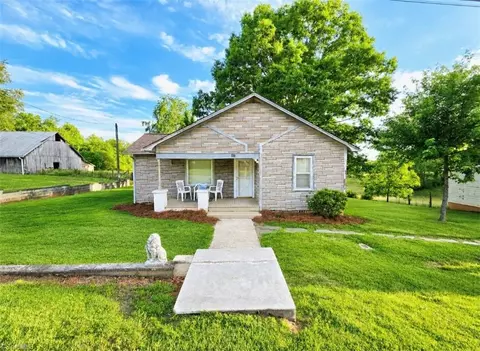 139 Washington Ave, North Wilkesboro, NC 28659