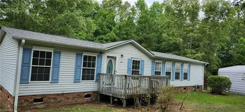 1252 Wagon Wheel Rd, Reidsville, NC 27320