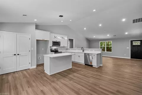 Entry Way - 4007 Village Dr, Trinity, NC 27370 photo 3 of 8