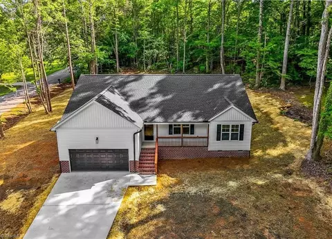 Exterior - 4007 Village Dr, Trinity, NC 27370 photo 7 of 10