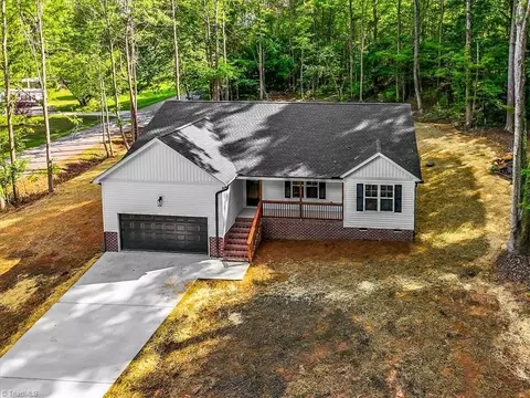 Exterior - 4007 Village Dr, Trinity, NC 27370 photo 9 of 10