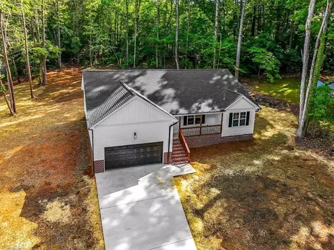 Exterior - 4007 Village Dr, Trinity, NC 27370 photo 8 of 10
