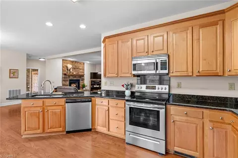 Kitchen - 101 Devonshire Ln, Salisbury, NC 28146 photo 3 of 4