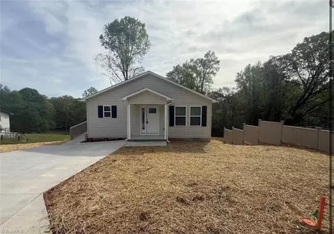 907 Eleanor Dr, Lexington, NC 27295