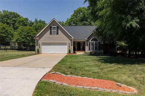 271 Pepperstone Dr, Mocksville, NC 27028