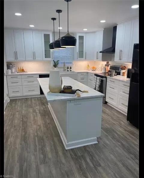 2211 Fawn St, Greensboro, NC 27403