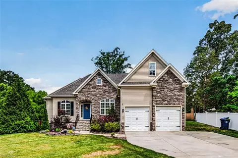 327 Trollinger St, Randleman, NC 27317