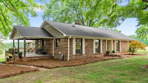 285 Trails End Rd, Reidsville, NC 27320