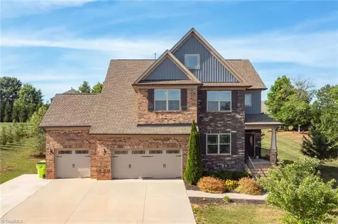 8104 Ridgeback Ct, Stokesdale, NC 27357