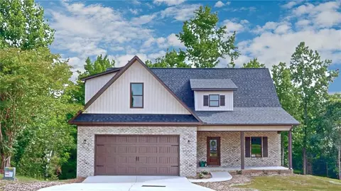 108 Sprucewood Ct, Archdale, NC 27263