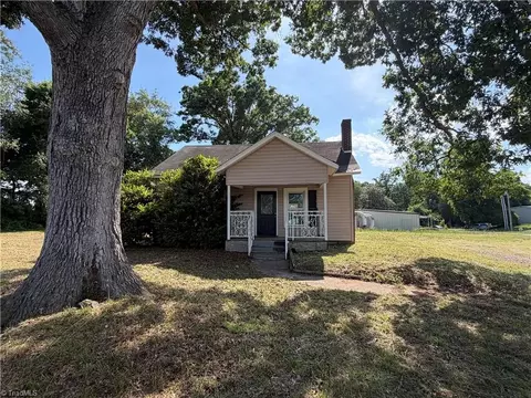 1496 Main St S, Randleman, NC 27317