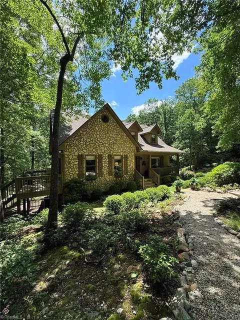 167 Jonathan Dr, Lowgap, NC 27024