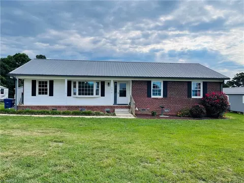 5476 Jesse Small Rd, Randleman, NC 27317