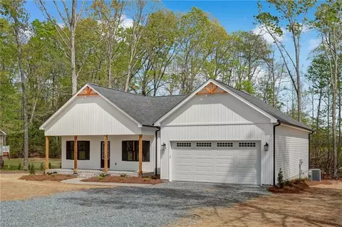 140 Bud Rd, Reidsville, NC 27320