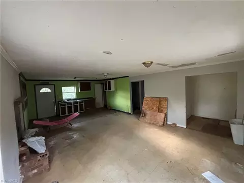 Living - 533 Thornton Rd, Mayodan, NC 27027 photo 1 of 3