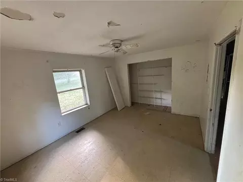 Bedroom - 533 Thornton Rd, Mayodan, NC 27027 photo 3 of 3