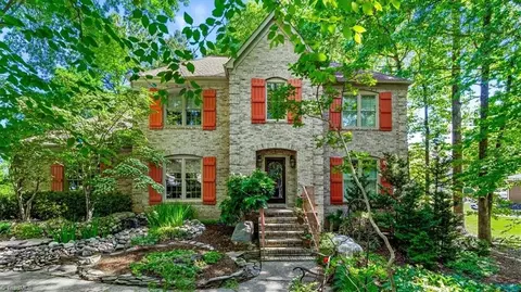 1502 Regents Park Ln, Greensboro, NC 27455