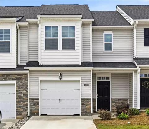 1248 Evelynnview Ln, Kernersville, NC 27284