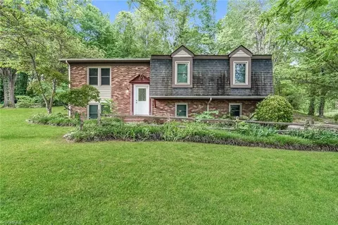 4290 Mashie Dr, Pfafftown, NC 27040