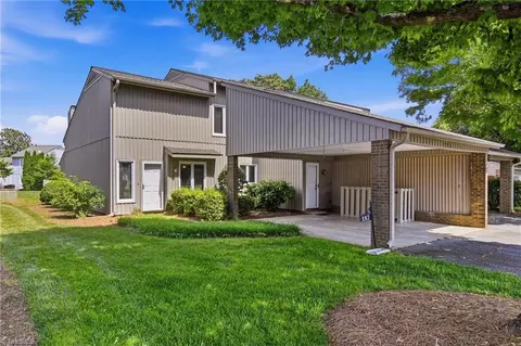 187 Spyglass Dr, Advance, NC 27006